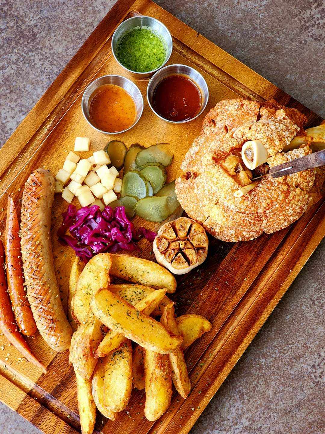 Signature German Pork Knuckle ขาหมู Big Set
